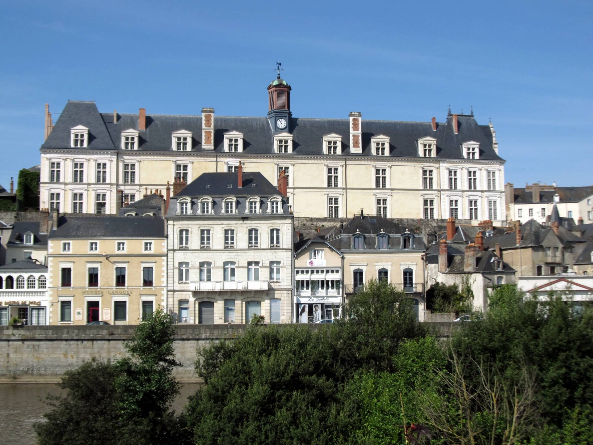  À Laval, ce château du XVIe siècle attend sa renaissance-image